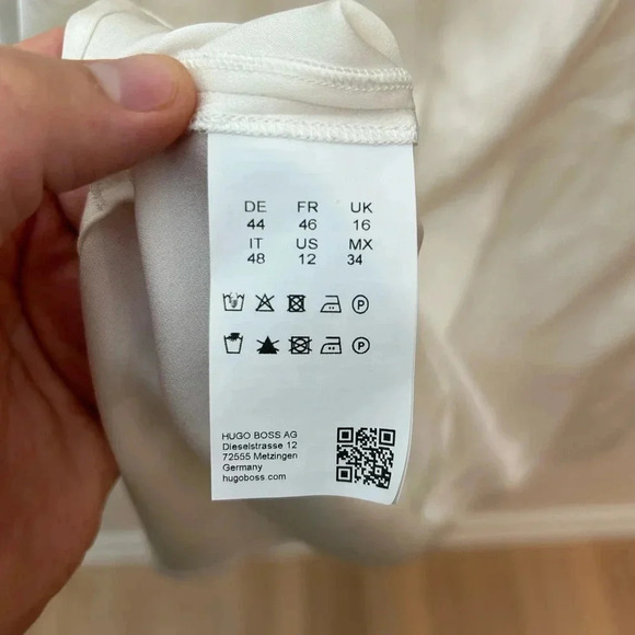 BOSS by Hugo Boss V neck flowy 3 quarter sleeve cream 100% silk blouse US 12/L - Picture 9 of 9